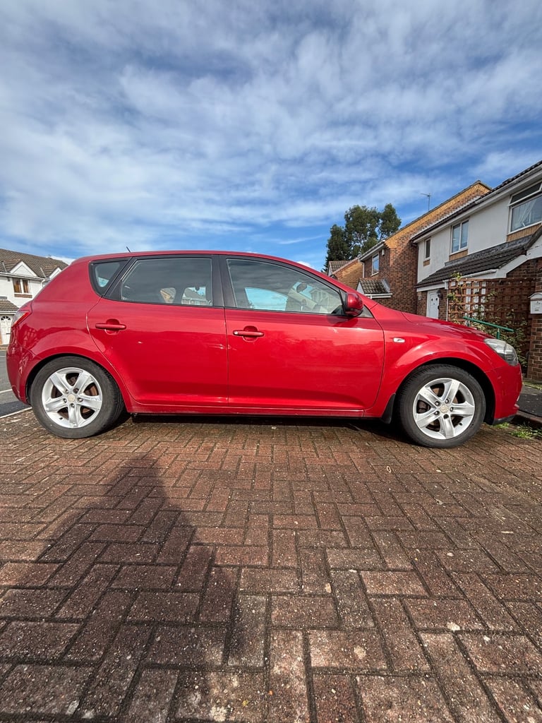 Kia, CEED, Hatchback, 2011, Manual, 1582 (cc),5 doors - Image 2