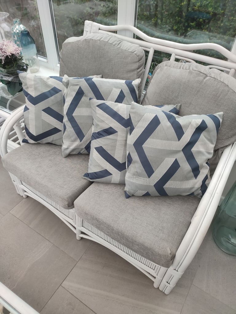 4 cushions for sale