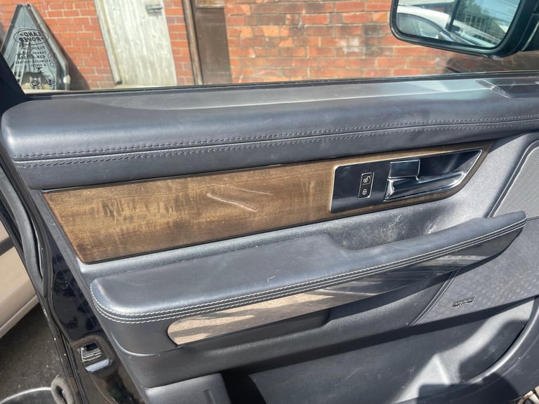 Land Rover Range Rover Sport 3.0TDV6 ( 258ps ) 4X4 Auto 2014MY HSE Black Edition