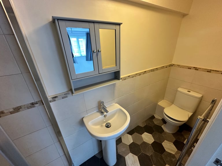 One bedroom mini flat ALL BILLS PAID FOR WHEATLEY 