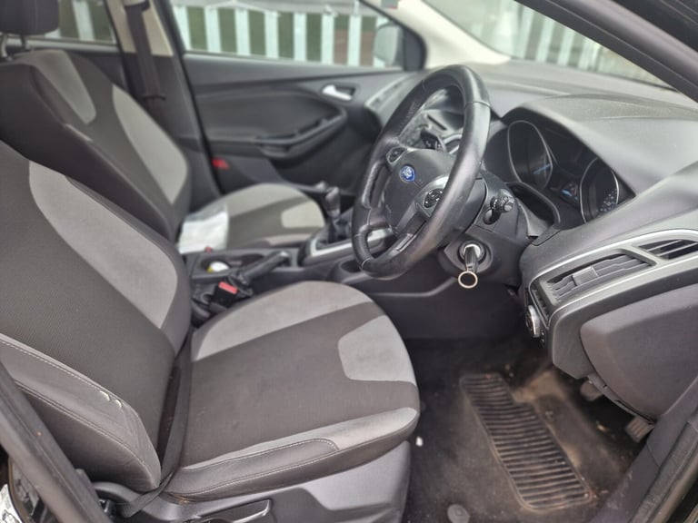 2013 Ford Focus 1.0 EcoBoost Zetec 5dr **Spare Or Repair** HATCHBACK Petrol Manual - Image 4