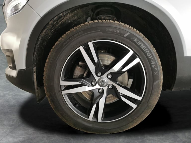 2021 Volvo XC40 2.0 B4P R DESIGN 5dr Auto ESTATE PETROL Automatic