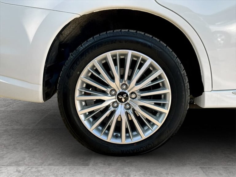 2020 Mitsubishi Outlander h TwinMotor Reflex Plus SUV HYBRID Automatic