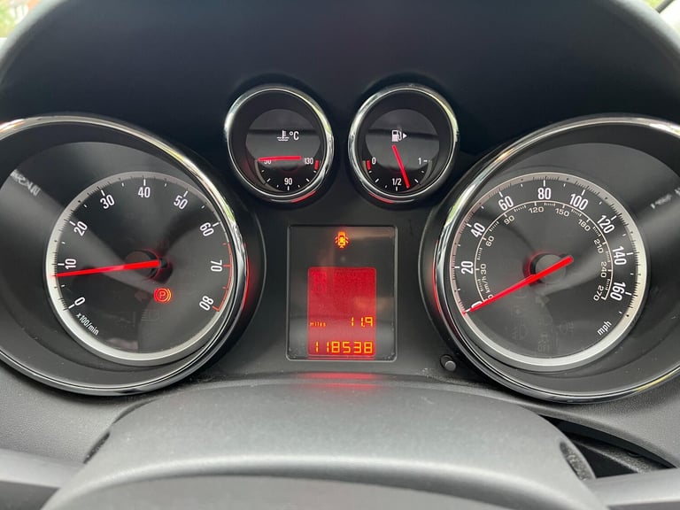 2010 Vauxhall Astra 1.4 16v Exclusiv Euro 5 5dr HATCHBACK Petrol Manual