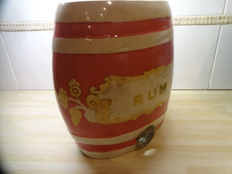 VINTAGE IRONSTONE RUM / GIN BARRELS 