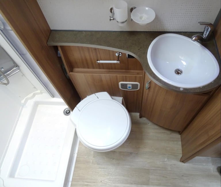 Pilote Reference P716 -2013 -4  berth - French bed - Motorhome for Sale