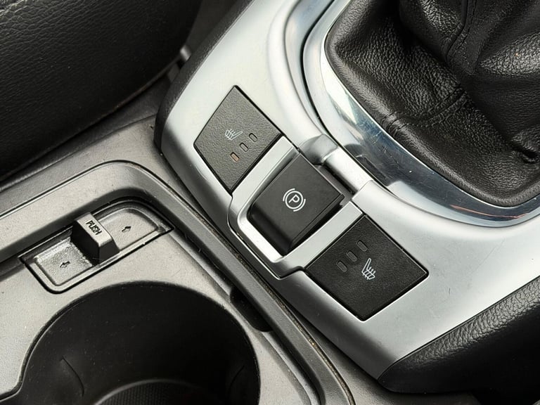 2015 Vauxhall Antara 2.2 CDTi Exclusiv 2WD Euro 5 (s/s) 5dr HATCHBACK Diesel Manual