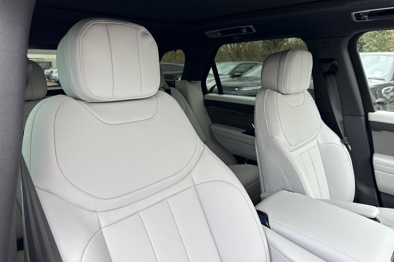 2025 Land Rover Range Rover Sport 3.0 D300 MHEV SE Auto 4WD Euro 6 (s/s) 5dr SUV Diesel Automatic