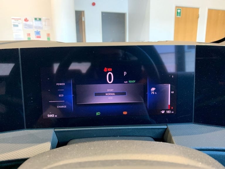 2023 Vauxhall Astra 115kW Ultimate 54kWh 5dr Auto Hatchback Electric Automatic