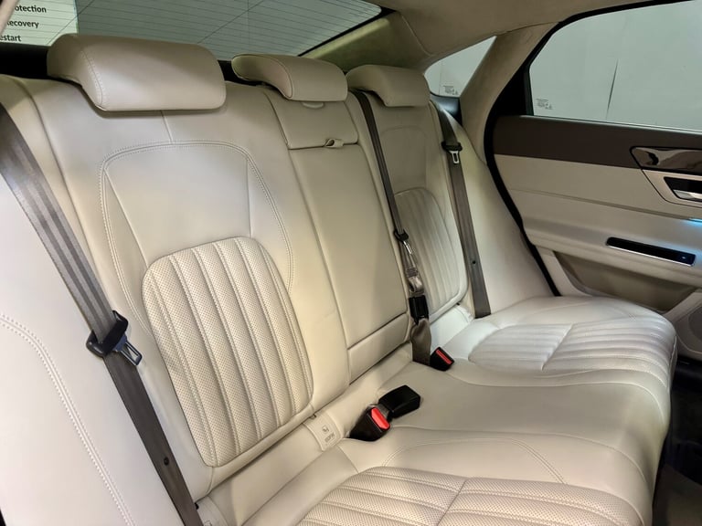 2018 Jaguar XF 2.0i [250] Portfolio 4dr Auto ** SERVICE HISTORY **  Petrol