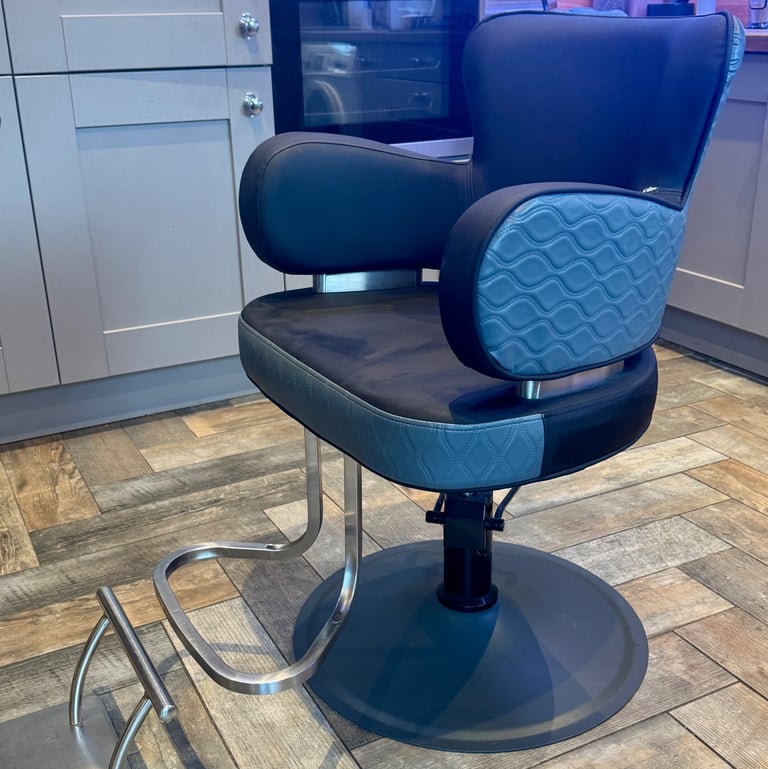 Hairdressing Chair 