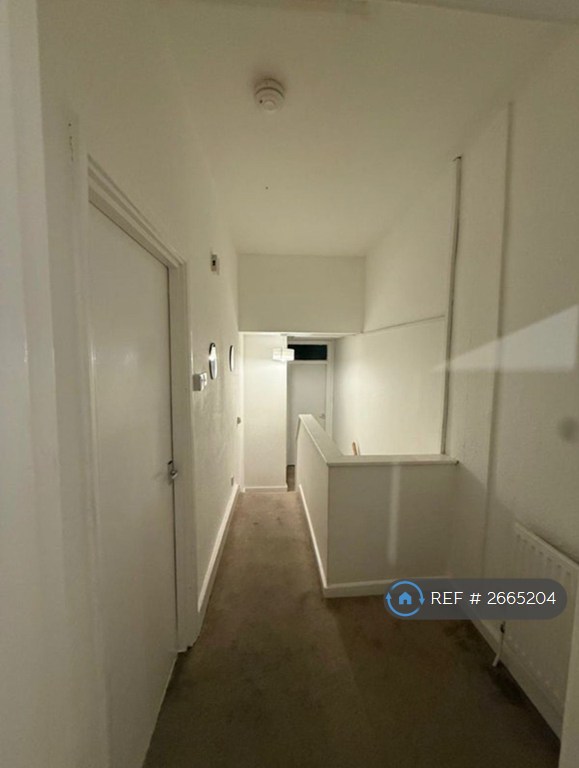 2 bedroom flat in Goodall Road, London, E11 (2 bed) (#2665204)