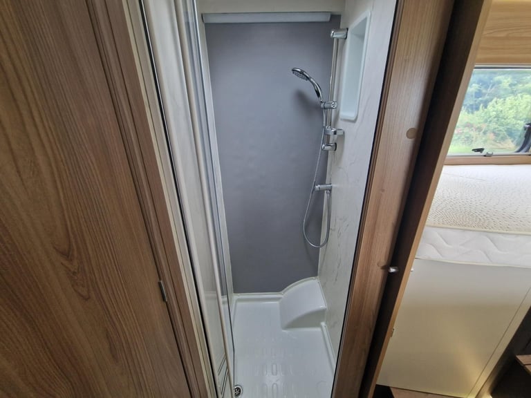 2022 SWIFT ESCAPE 684  4-BERTH - 4-BELT - 1 OWNER - EXCELLENT