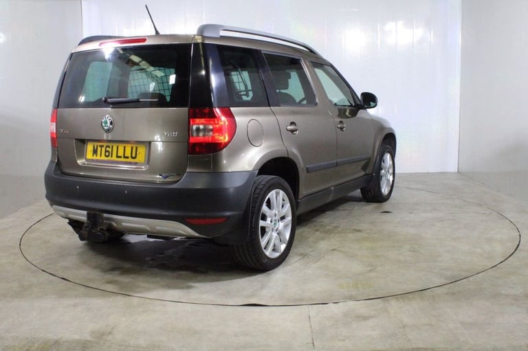 2012 61 SKODA YETI 2.0 TDI ELEGANCE SUV 5DR DIESEL DSG 4WD EURO 5 (140 PS) DIESE