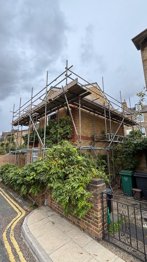 Scaffolding / Scaffold hire for your needs! Best quotes. 