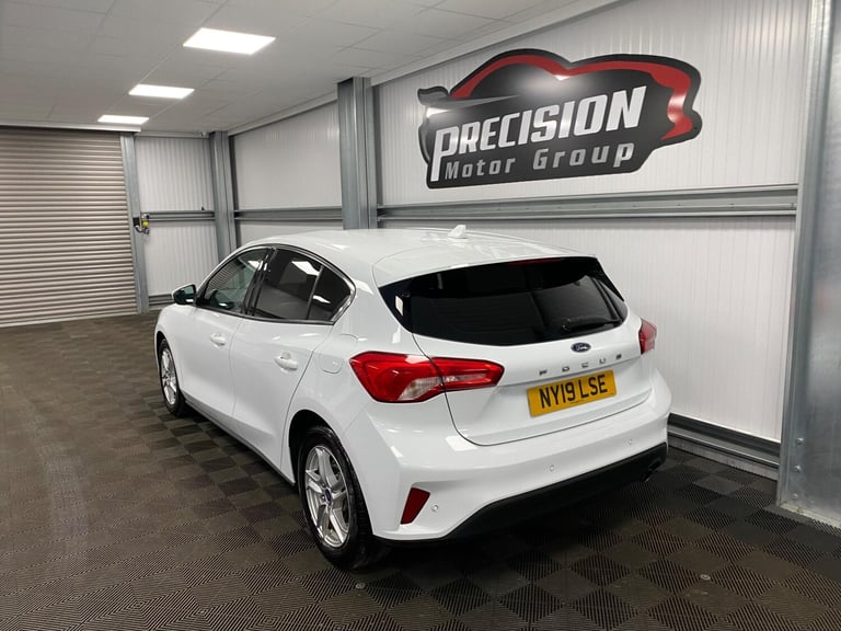 2019 Ford Focus 1.0T EcoBoost Zetec Euro 6 (s/s) 5dr HATCHBACK Petrol Manual