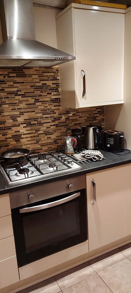 Lovely Double Room Recently within flat share in Holyrood, City Centre