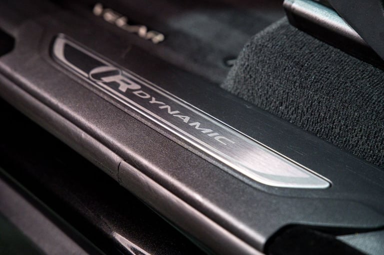 2019 Land Rover Range Rover Velar 3.0 D300 R-Dynamic HSE SUV 5dr Diesel Auto 4WD Euro 6 (s/s) (30...