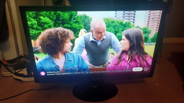 FREE DELIVERY excellent 27 SAMSUNG LED HDTV freeveiw channels inbuilt 