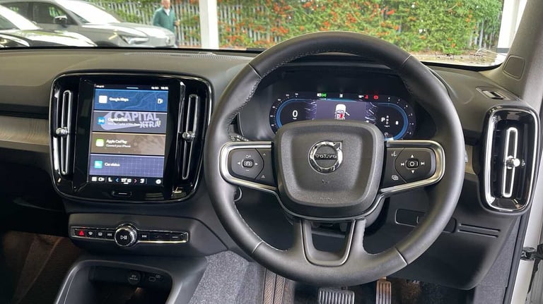 2024 Volvo XC40 2.0 B4P Ultra Dark 5dr Auto SUV Petrol Automatic