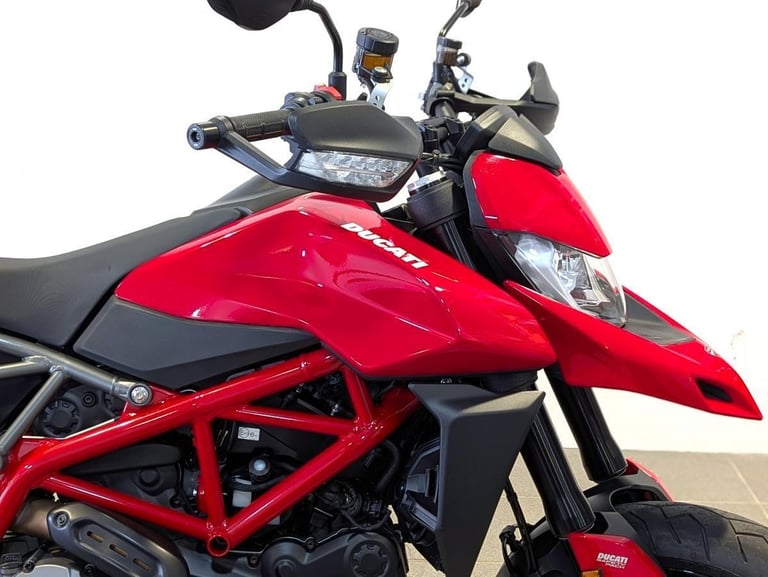 DUCATI HYPERMOTARD 950 2021 - 1 OWNER - FSH - OIL AND RAD GUARD - GENUINE BIKE