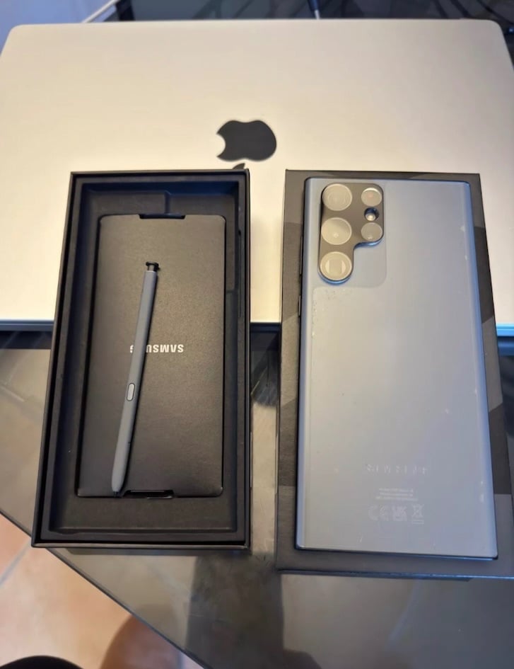 Samsung Galaxy S22 Ultra 128gb unlocked dual sim immaculate boxed  