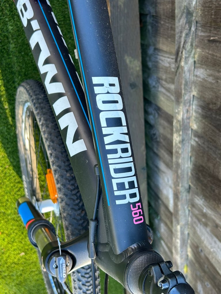 BTWIN RockRider 560 Mountain Bike 27.5"
