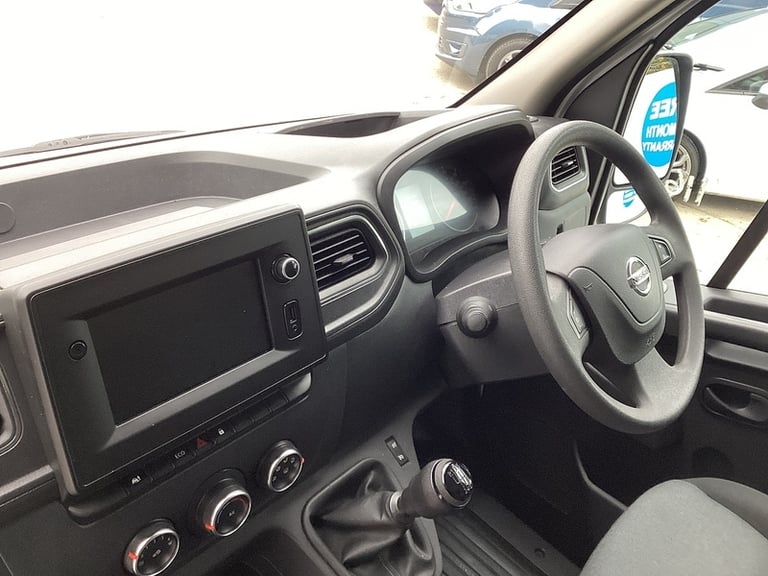 2024 Nissan Interstar dCi 35 Tekna F35 MWB M/R A/C Euro 6 MWB Panel Van Diesel Manual