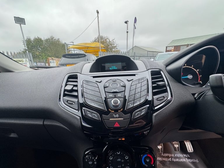 2015 Ford Fiesta 1.0 EcoBoost 140 Zetec S Red 3dr HATCHBACK PETROL Manual