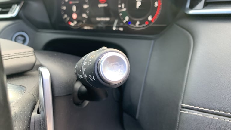 2018 Land Rover Range Rover Velar 2.0 D240 R-Dynamic SE SUV 5dr Diesel Auto 4WD Euro 6 (s/s) (240...