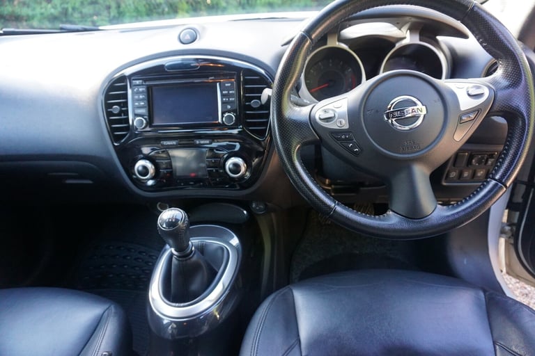 2017 Nissan Juke 1.2 DiG-T Tekna 5dr HATCHBACK Petrol Manual - Image 23