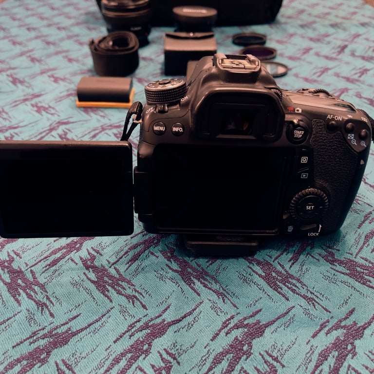 Canon 70D Dslr Camera And 2 X Lens Bundle