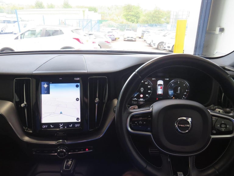 VOLVO XC60 2.0 D4 R-Design Auto AWD Euro 6 (s/s) 5dr Silver Auto Diesel 2018