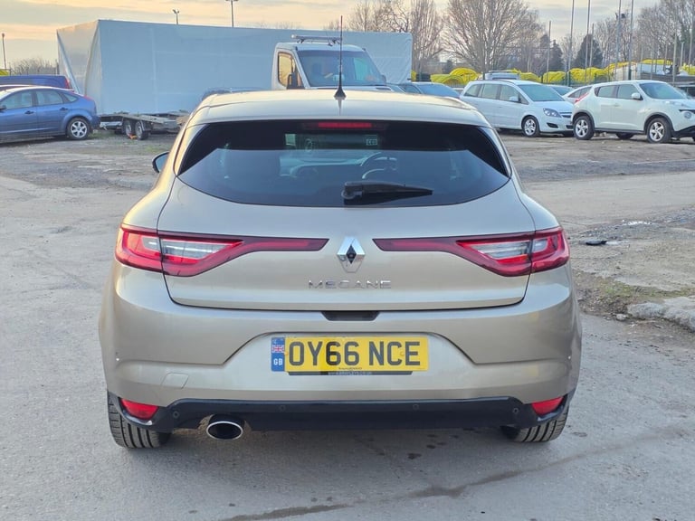 2016 Renault Megane 1.5 dCi Dynamique S Nav EDC Euro 6 5dr Hatchback Diesel Automatic