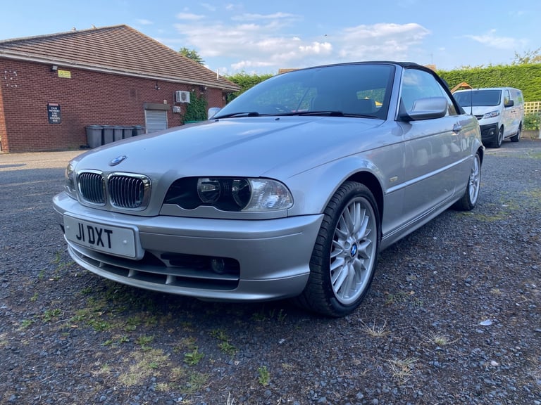 BMW 325i AUTOMATIC CONVERTIBLE 2003 (53)