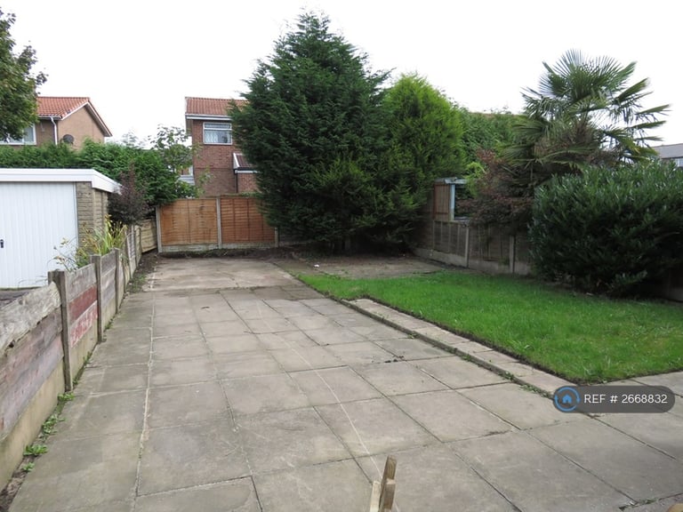 3 bedroom house in Oak Lane, Whitefield, Manchester, M45 (3 bed) (#2668832)