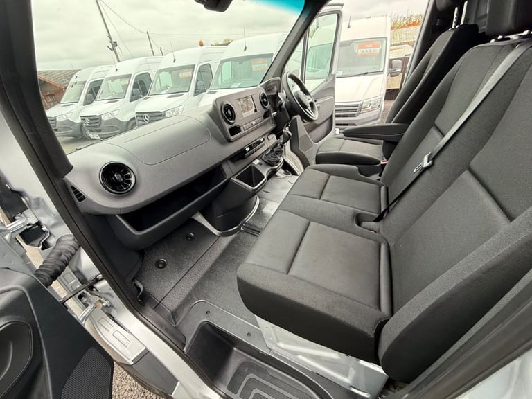 2022 Mercedes-Benz Sprinter 3.5t H2 Progressive Van PANEL VAN DIESEL Manual