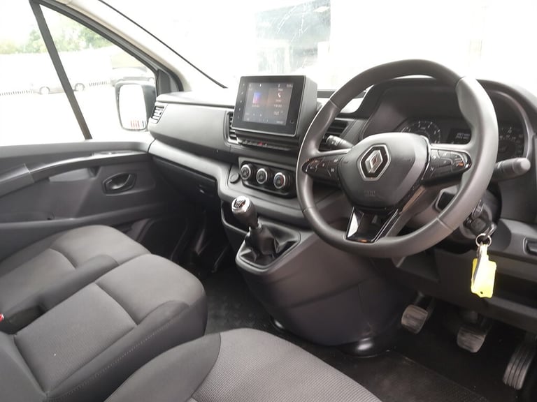 2023 Renault Trafic LL30 BUSINESS PLUS AIR CON LWB Box Van Diesel Manual