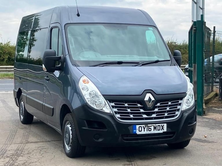 RENAULT MASTER MEDIUM WHEELBASE HIGHROOF WITH AIRCON 12,950 PLUS VAT
