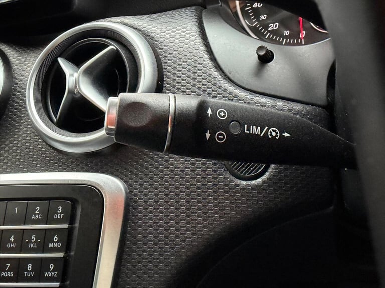 MERCEDES-BENZ A CLASS 1.5 A180d SE 7G-DCT Euro 6 (s/s) 5dr 2017