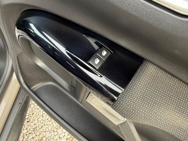 2015 Citroen C4 Cactus 1.6 BlueHDi Flair Hatchback 5dr Diesel Manual Euro 6 (s/s) (100 ps) HATCHB...