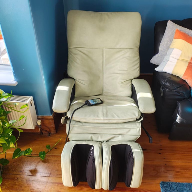 Osim New Millennium highest quality Massage Chair in excellent condition