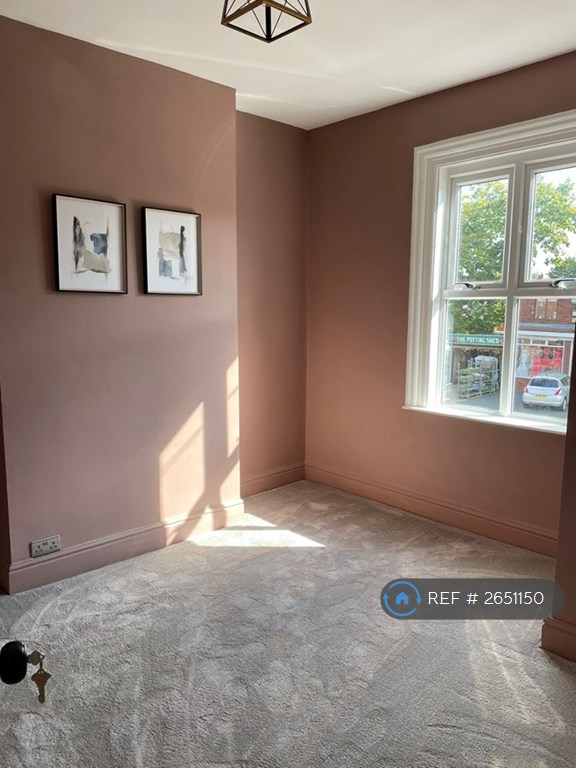 4 bedroom house in Gillbent Road, Cheadle Hulme, Cheadle, SK8 (4 bed) (#2651150)