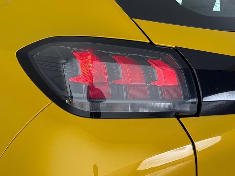 2021 Peugeot 208 1.2 PureTech Active Premium Euro 6 (s/s) 5dr HATCHBACK Petrol Manual