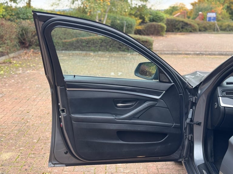 2013 BMW 5 Series 3.0 530d SE Touring Auto Euro 6 (s/s) 5dr ESTATE Diesel Automatic