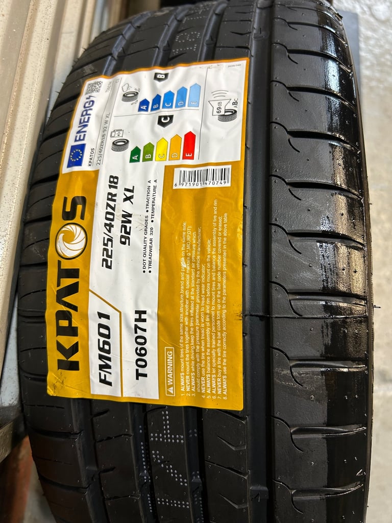 VW Golf Cadiz Alloy’s (Genuine) & 4 Brand new Tyres 