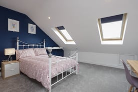 HUGE LOFT ROOM + EAVE STORAGE + ENSUITE TO RENT IN PROFESSIONAL PORTSMOUTH HOUSE-SHARE - VIEW NOW!