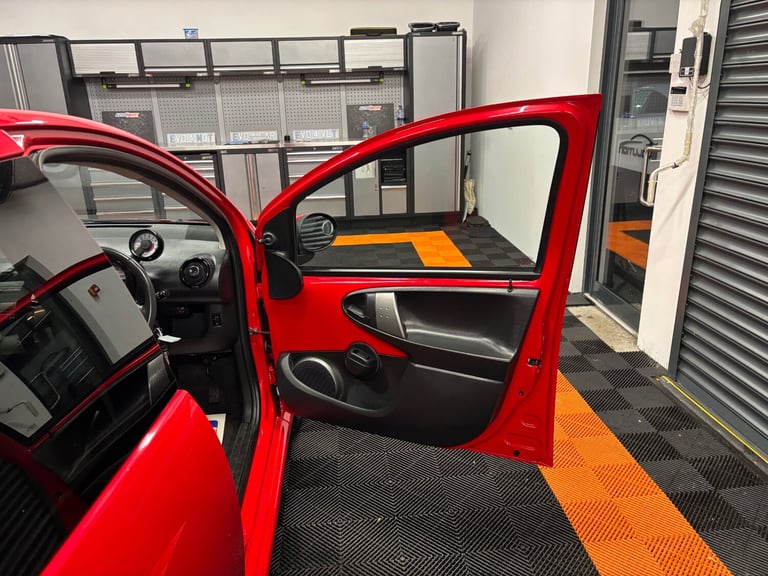 2013 Toyota AYGO 1.0 VVT-i Move with Style 5dr HATCHBACK Petrol Manual