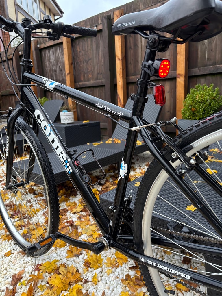 Men’s Lightweight APOLLO Code Hybrid Bike (Fantastic Condition)