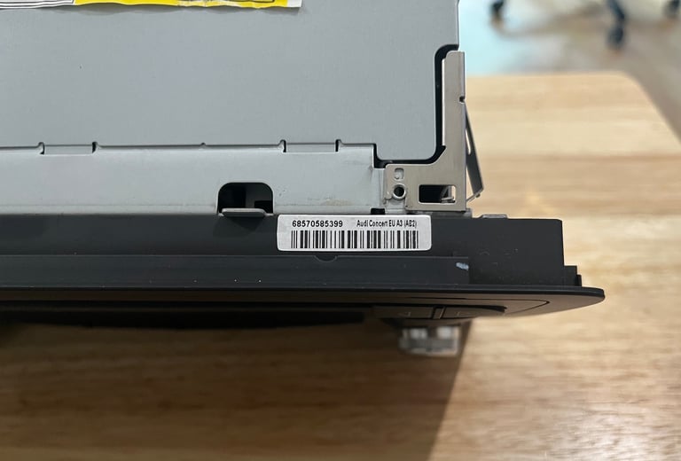 AUDI A3 2007 BOSCH CAR SETERO CD PLAYER 8P0035186G